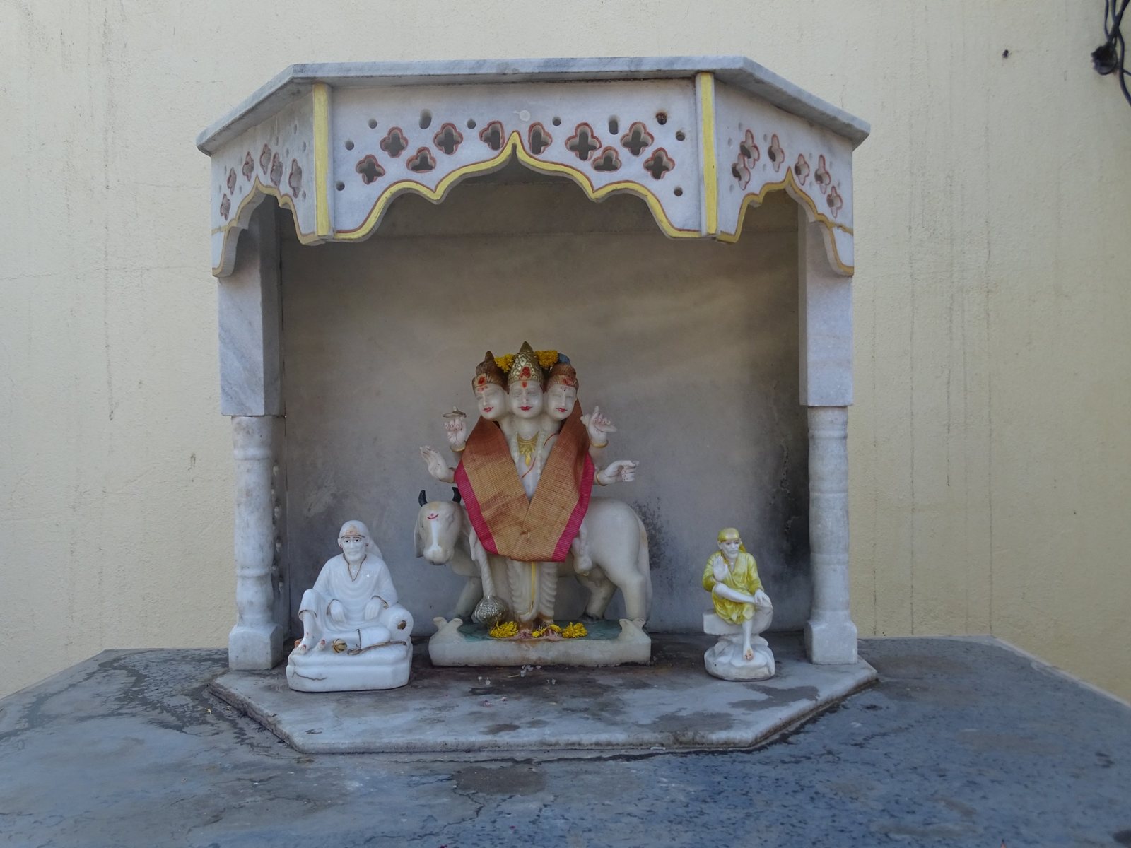 Shri Datta murti within the Hotel Saikrupa premises, Shirdi